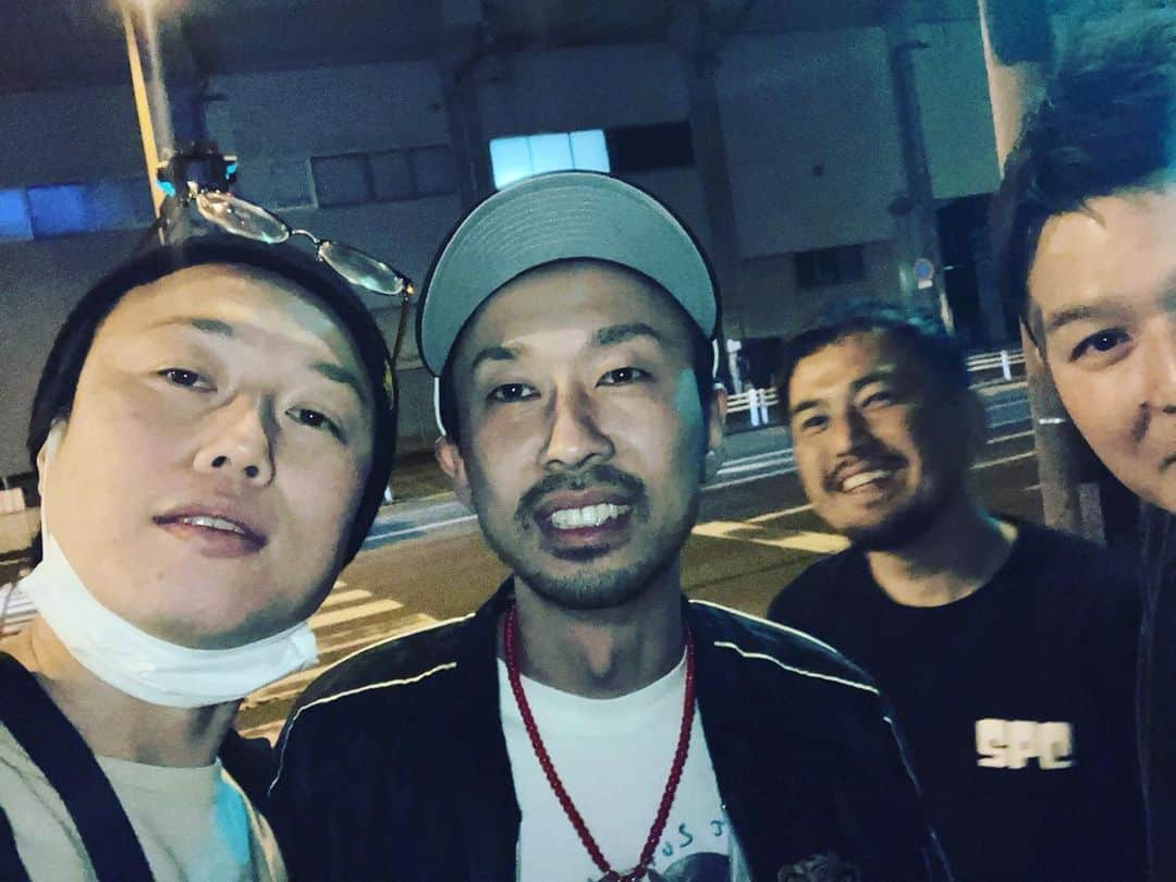 のインスタグラム：「地元の友達とのんだ！ 見た目ラッパーみたいなやつしかおらんな！ #和気町」