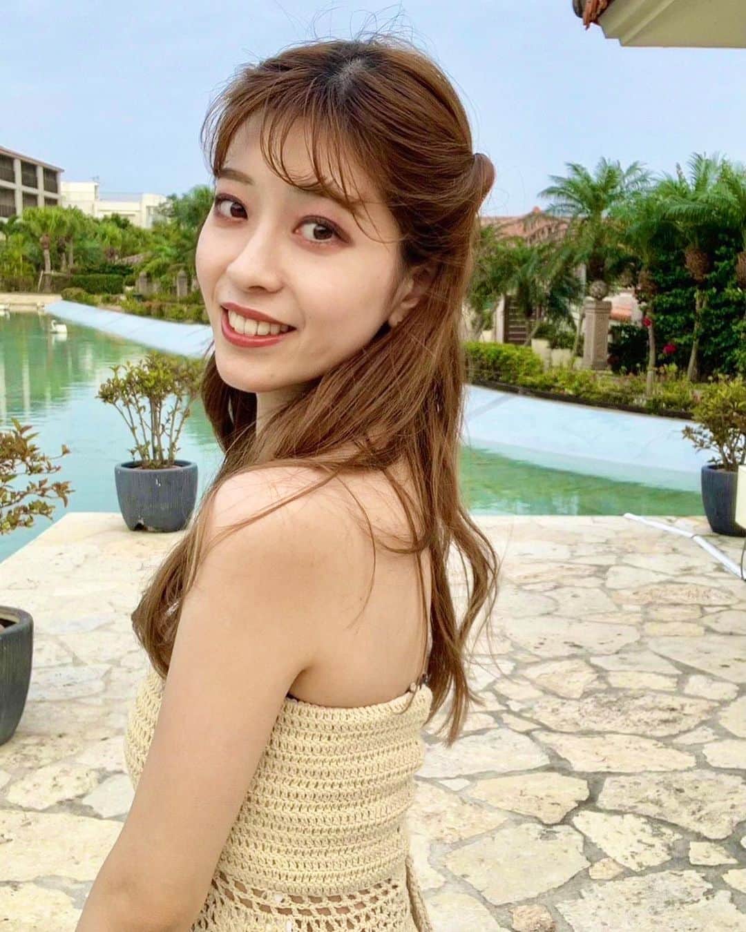 宮川春蘭のインスタグラム：「GWがとんでもない9連休で幸せ… 石垣島に行きました、グランヴィリオ素敵な宿やった👐 @grandvrioresort_ishigakijima  iPhone純正の内カメが1番盛れるんや（俺調べ） . . . .」
