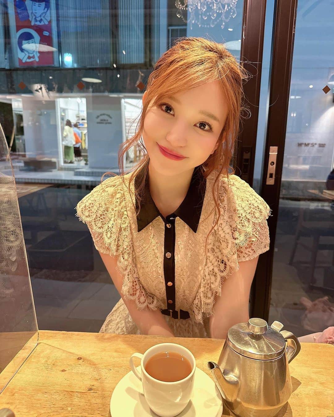 のインスタグラム：「生放送終わりにクレープ食べた😚  今日の#日本選手権競輪  皆めちゃくちゃかっこよかったな🚴 ガールズケイリンコレクションでは  #久米詩選手 が優勝！ おめでとうございます☺️🎖️  そして明日は #RIZN42 の公開計量に ラウンドガールとして出演させていただきます✨  明後日はいよいよ有明アリーナにて #RIZN42 開催！！ GW後半戦も楽しみが盛り沢山！ 皆も残りのGW有意義に過ごしてねっ🫶」