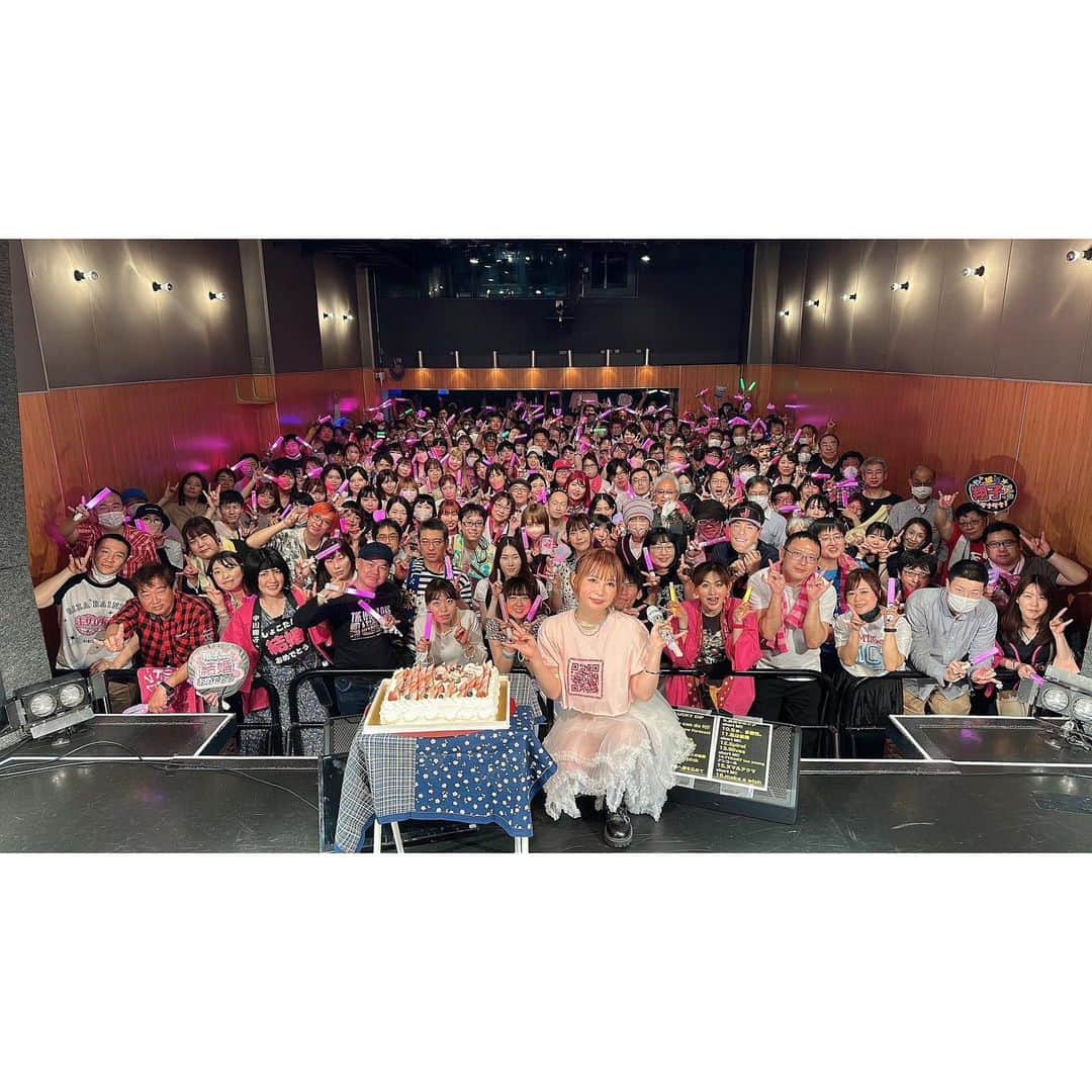 中川翔子さんのインスタグラム写真 - (中川翔子Instagram)「ファンクラブ　ギザぴんく！限定前夜祭ライブ 無事終わりました！ありがとううう 来てくれた人も入れなかった人も みんなが大好きだ！ みんなに会えるから歌が一番好きだ！ 全てみんなのおかげです 愛と感謝でいっぱい 不二家のケーキきたー！  #しょこたんフェス前夜祭  #中川翔子  #しょこたん」5月4日 22時14分 - shoko55mmts
