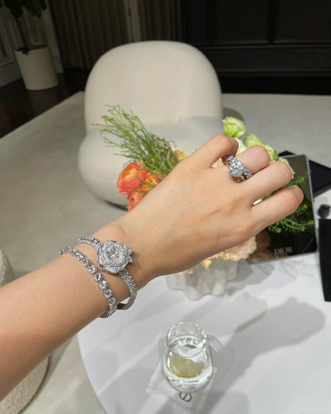 髙田麻紀子さんのインスタグラム写真 - (髙田麻紀子Instagram)「❤︎ . @DIOR  High Jewelry Tour💎  ”Stones carried spiritual benefits and healing. they are alive. “🌈  #villadior #villadior2023」5月4日 22時24分 - makikotakada
