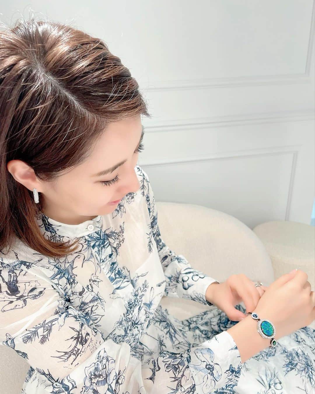 髙田麻紀子のインスタグラム：「❤︎ . @DIOR  High Jewelry Tour💎  ”Stones carried spiritual benefits and healing. they are alive. “🌈  #villadior #villadior2023」