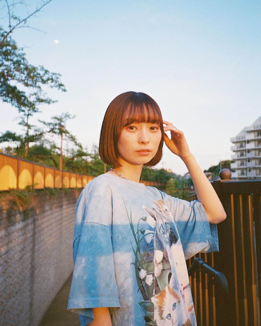 Yuma Takatsukiのインスタグラム：「. . . film . . . . . . ひっさしぶりにULTRAMAX使ったら やっぱいいなってなった。 なかなか使いにくくはなったけど またULTRAMAX見つけたら買おっと。 ⁡ 短時間やったけど急遽来てくれた るるちゃんありがとう〜！  それでは今日もお疲れさまでした！ . Tokyo／Japan . #ultramax400  #Kodak #kodakultramax400  #フィルムカメラで残す日常  . ―――――――――――――――――――――――――― 関西を中心にフリーランスで活動しています。 Web広告、個人撮影、家族撮影、PR撮影など、 5月以降の撮影依頼募集中です。 ⁡ ⁡Yuma Takatsukiオリジナルプリセットも販売中です。 ⁡プロフィールのポートフォリオサイトからご覧下さい。  またフォトサークルITTOKOという活動をしています。 ⁡ハイライトに色んなイベントをまとめています。 ――――――――――――――――――――――――――」