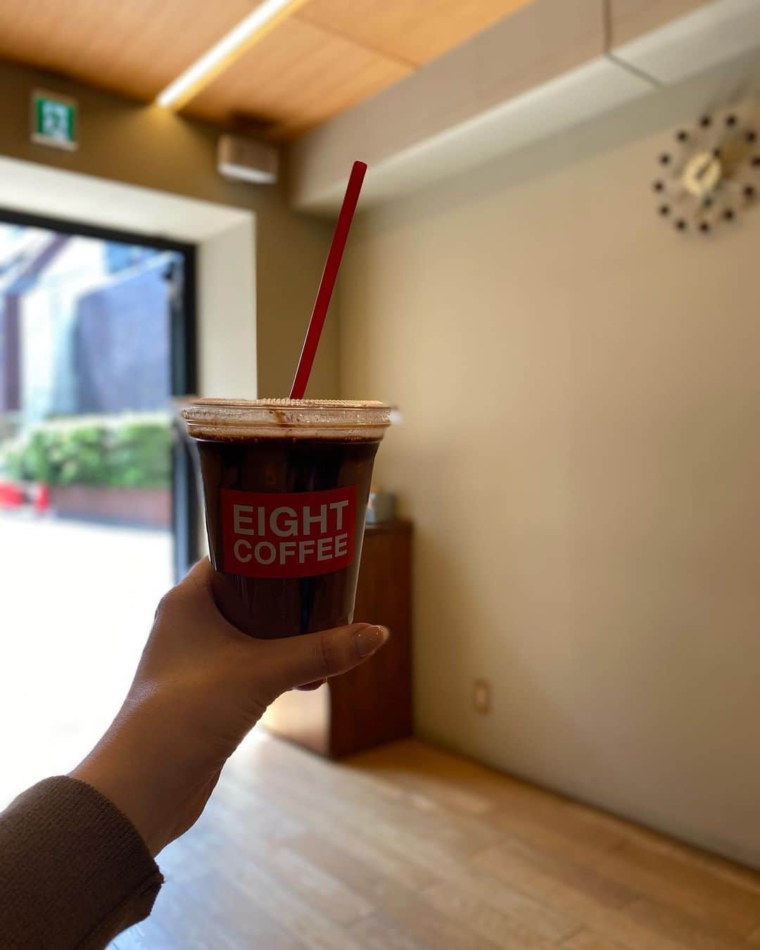 遠海まりこさんのインスタグラム写真 - (遠海まりこInstagram)「外苑前のコーヒー屋さん @eightcoffee_   カフェモカ☕︎エスプレッソ追加☕︎ いつも賑わってるコーヒー屋さんです。  サロンの近くに美味しいコーヒー屋さんが あって嬉しい♡  #外苑前 #eightcoffee #café #tokyo #japan #gaienmae」5月4日 22時29分 - marikotohmi99