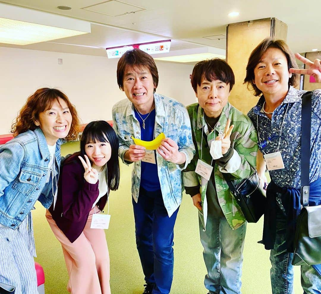 佐藤弘道さんのインスタグラム写真 - (佐藤弘道Instagram)「昨日は「おかあさんといっしょ」のゲネプロに行って来ました。 久しぶりに「トライ・トライ・トライ」のちかお姉さんに会いました。 嬉しかったぁ〜(^^) おさむお兄さん、けんたろうお兄さん、キヨコお姉さん、めぐみちゃんなどなど、同窓会状態でした！！！ みんな変わらないし、逆にパワフル！  現役チームの若々しい舞台を見たから余計に元気になれたと思います(^^) 長寿番組に関われた事、改めて幸せです(((o(*ﾟ▽ﾟ*)o)))♡  おかあさんといっしょ、これからも応援してね٩(๑❛ᴗ❛๑)۶」5月4日 22時32分 - satouhiromichi023