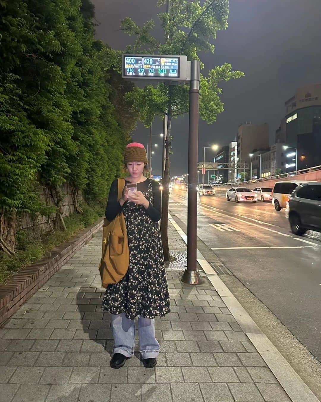 チュ・ミンギョンのインスタグラム：「@doodoo.89 두히의 드레스를 고른 날. 기나긴 밤 산책을 즐긴 날. 내 제일 걱정은 너 결혼하는 날 내가 너무 울까봐... 어떡해?  세상 젤 예쁜 신부일 내 친구. 너 오늘 정말 아름다웠어.」