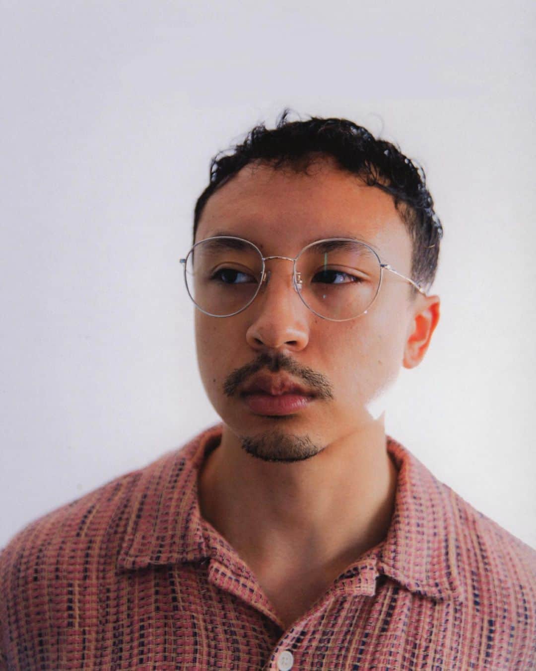 JINSのインスタグラム：「JINS Sabae: Made in Japan frames. New titanium styles now available. Shot by @ramonadai featuring @tylerkinglouie at  home. Assisted by @shamshawan.」