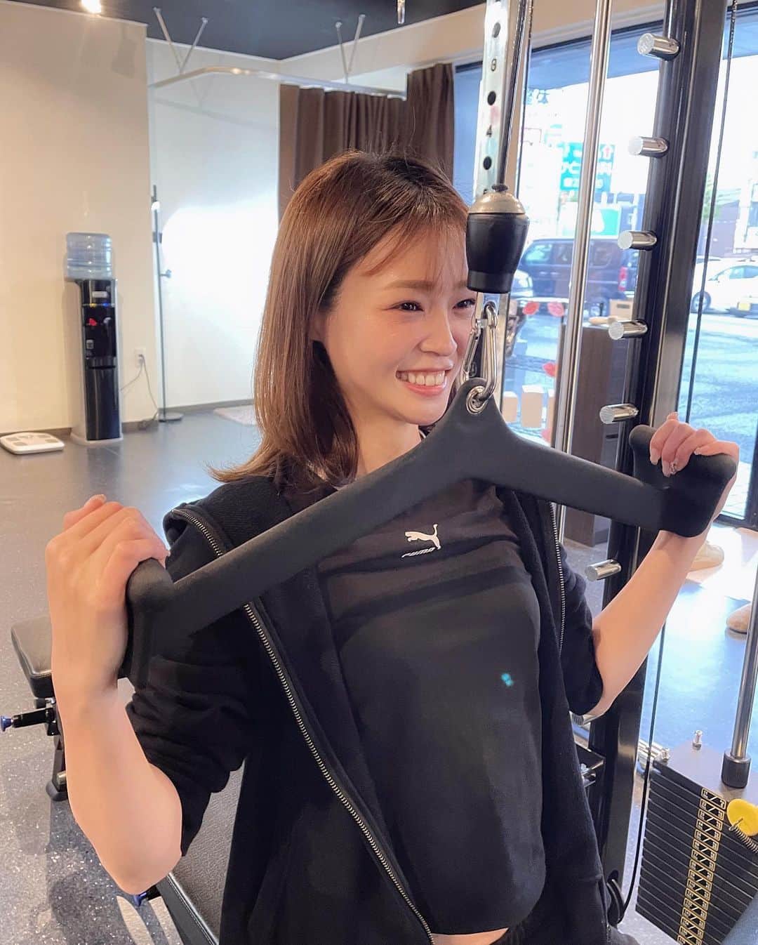 橘香恋さんのインスタグラム写真 - (橘香恋Instagram)「4月のトレーニングまとめ❕  忙しくてあんまり行けなかった😭 けど！！！ 今までのトレーニングのおかげで 食べても太りにくくなった😳✨ 久しぶりに体重計で数ヶ月前の体重を見た😭🍀  あとは、みんなからおしり褒められるようになった〜🥰幸  みんなもぜひ🤍」5月4日 22時44分 - karen_du_ub