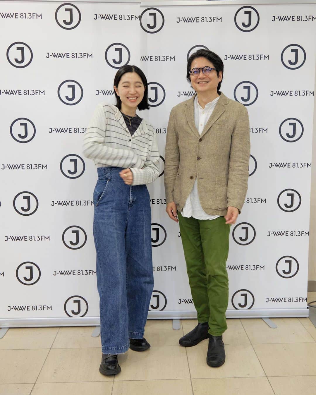 小谷実由のインスタグラム：「J-WAVE SPECIAL FAV COLLECT CLUB お聴きくださった皆さまありがとうございました🌼 私にとってはどきどきの一時間でしたがお楽しみいただけましたでしょうか🦭念願のお便り拝読！皆さんのファースト好きが熱量いっぱいに綴られたメールを読めて嬉しかったです。引き続き募集しておりますので、放送を聴いて思い出した方も是非お便りお待ちしております💌  ゲストの穂村弘さんとのトークは、とっても緊張しましたが、穂村さんの"好き"がいろんな角度から知ることができた時間だったなぁと思います🍩 そして、明日配信のPodcastでも穂村さんがゲストでいらしてくれます。是非お楽しみに、、🪷  穂村さん、会うたび思いますが、すらっとされていてとてもスタイルが良いなぁ、、！✨ #おみゆの好き蒐集倶楽部 @omiyuno_sukiclub」