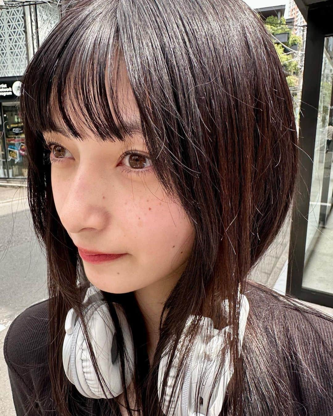 中澤瞳さんのインスタグラム写真 - (中澤瞳Instagram)「マツパと眉毛整えてもらってるんるん  @ayaka.k_eye ちゃんまさかの同い年で、好きなものも似ててめちゃくちゃ楽しかった🪽」5月4日 22時45分 - hitomi.nakazawa