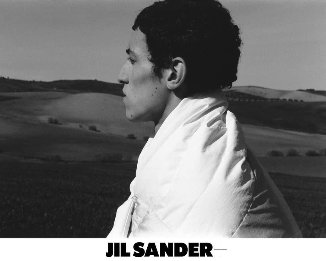 ジルサンダーのインスタグラム：「#JILSANDER SPRING/SUMMER 2023 JILSANDER+ Collection Andalusia, March 2023 @nikkimcclarron  Now available online and in selected stores #JilSanderbyLucieandLukeMeier」