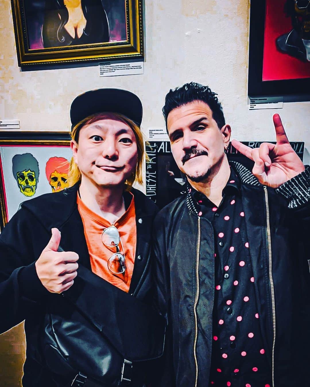 松隈ケンタのインスタグラム：「アンスラックス好きな方！  ロスでチャーリーべナントのパーティお呼ばれしてきました🔥🔥すごくね？  詳しい流れは下記より  BAD KNee RADIO!! CROSS FM 2023/5/4(木) 21:00-22:00 https://radiko.jp/share/?t=20230504213911&sid=CROSSFM #radiko #anthrax」