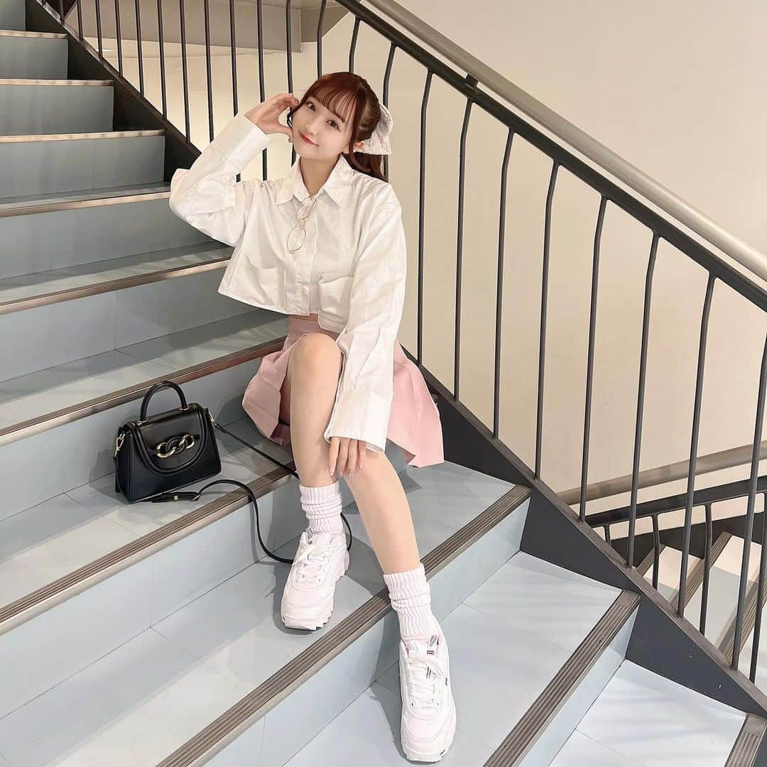 星野麻里愛さんのインスタグラム写真 - (星野麻里愛Instagram)「こないだの全身コーデ◡̈♥︎  #zara#ミーヤミーヤ#バブルス #韓国コーデ#白ピンクコーデ#春コーデ #全身コーデ」5月4日 22時53分 - maria.pink28