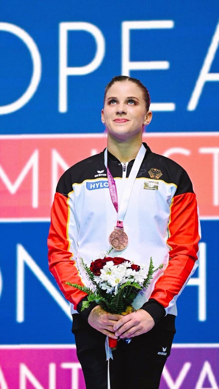 エリザベト・ザイツのインスタグラム：「Eine Auszeichnung, die im Album noch fehlte! 📔 @seitzeli ist zum ersten Mal #sportlerindesmonats 💥 * * * #sporthilfe #turnen #europameisterschaft #bronze #medaille 📸 @dpa_picturealliance」