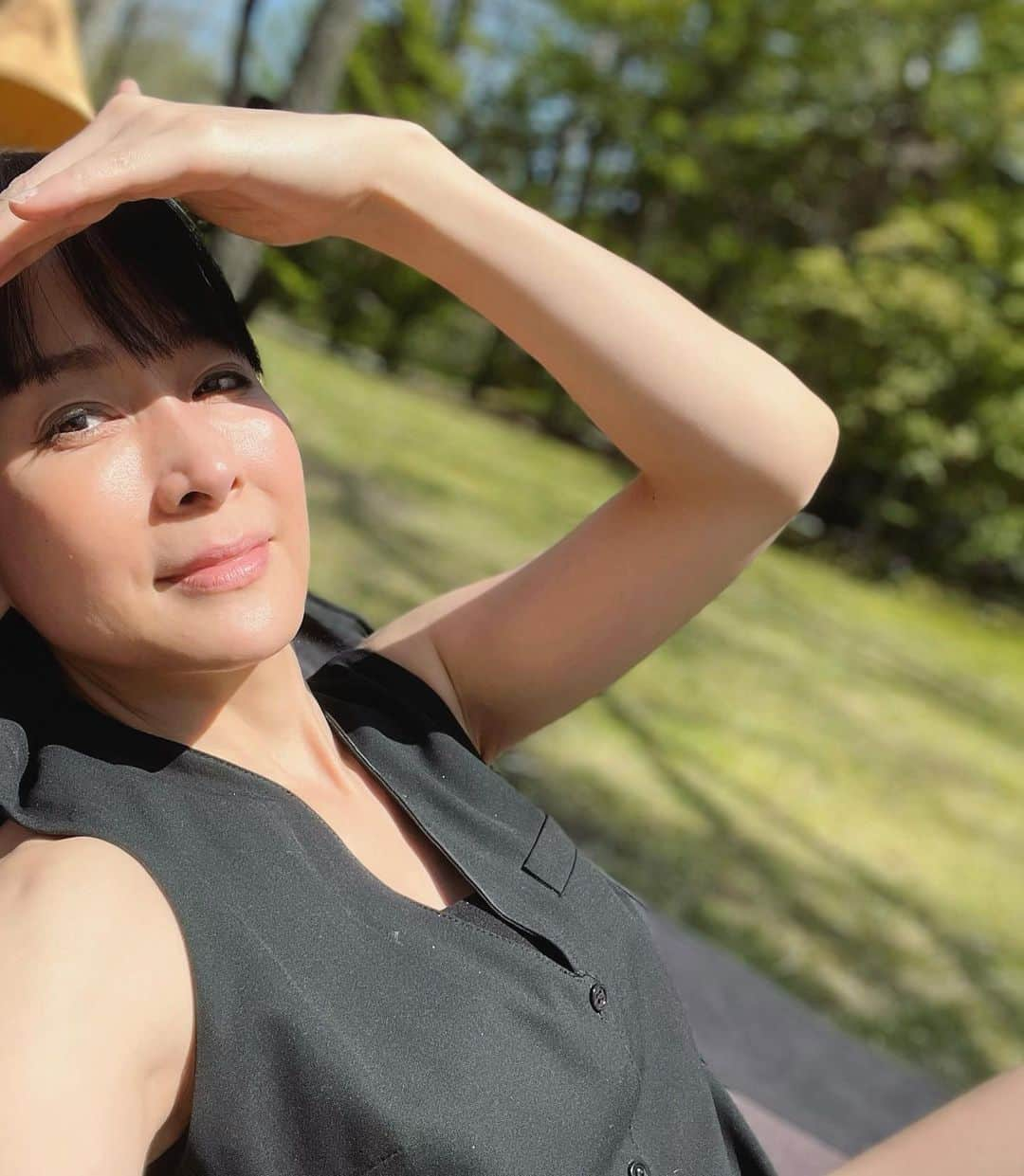 内田恭子さんのインスタグラム写真 - (内田恭子Instagram)「こんばんは。  今日は夏みたいなお天気。 最高！  #gw  #いいお天気  #まったり  #お料理して #食べて  #おしゃべりして  #内田恭子  #kyokouchida」5月4日 22時55分 - kyoko.uchida.official