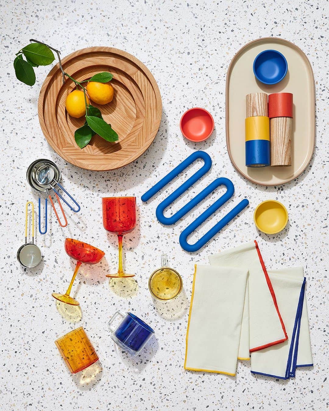 Design Milkさんのインスタグラム写真 - (Design MilkInstagram)「Dreaming of summer dinner parties? 💭 Us too, and even more so now that we've seen the @mollybaz for @crateandbarrel collection! 🤩 This bright and bold 61-piece kitchen collection can live as easily on kitchen countertops during dinner prep as they can on your dining table during a meal. Full of curves, fun colors (esp. that “Molly Baz blue” 💙), and considerate touches that only a cook like her might dream up, this collection is all you'll need to host unforgettable gatherings! \\\ Head to our link in bio to get your hands on them! 🔗  #kitchencollection #kitchenware #kitchenwares #kitchenwarecollection #crateandbarrel #mollybaz #tableware #tablewares」5月4日 23時14分 - designmilk