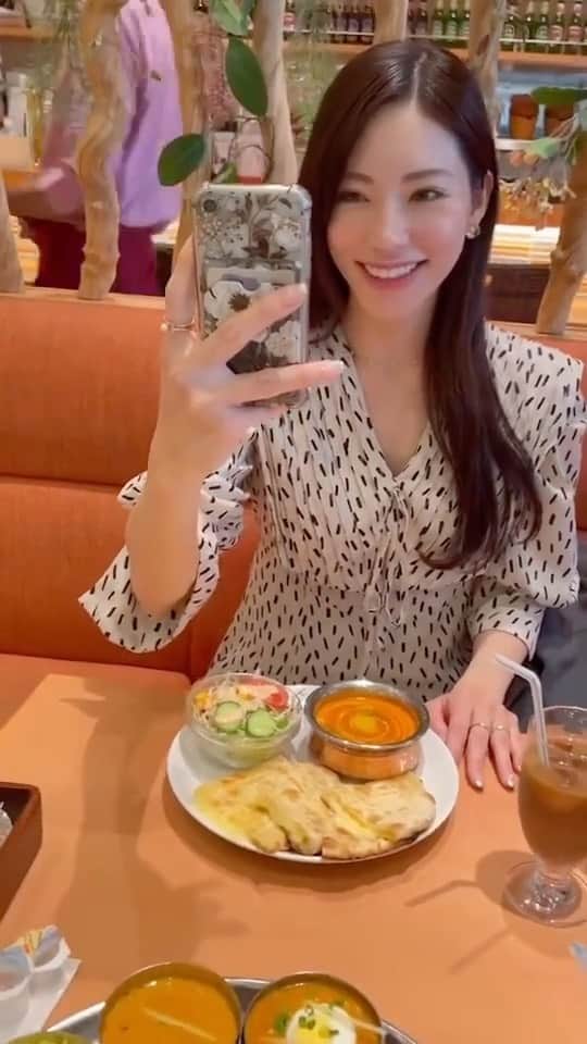 のインスタグラム：「有明ガーデン❣️❣️❣️ 想定外のカレーを食べることになったけど、美味しかった🎶 おひなカメラ📸ガタガタだよねーw 熱いアイツ真似🤭  #有明ガーデン #撮りあいっこ #ランチ #📷 #gw #lunch#有明#おでかけ #お台場デート #スナイデル #snidel  #お友達 #tokyolife」