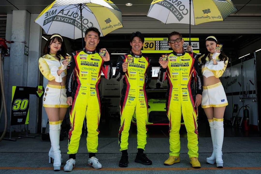 小河諒さんのインスタグラム写真 - (小河諒Instagram)「SUPERGT  織戸さんと永井選手 そしてチームの皆んなが作り上げて来た素晴らしい雰囲気の中 日本最高峰のレースにデビューしました。  望んでいた結果とはなりませんでしたが、 今まで培って来たものを出し切る事ができました。  観客の皆さんのパワー💪 SUPERGTの素晴らしさを実感。  8月の富士大会までには さらに速く、強くなって帰って来ます‼️  ありがとうございました！  #SUPERGT」5月4日 23時20分 - ryo_ogawa_
