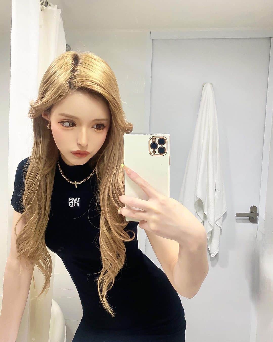 アンジェリカのインスタグラム：「【ご報告】  nuts予約バトル結果　なんと2位でした💦❤️ ┈┈┈┈┈┈┈┈┈┈┈┈┈┈┈┈┈┈┈┈ まず、予約してくれたみなさんほんとにありがとうございました!!みんなが応援してくれた1冊1冊のおかげで 裏表紙＋巻頭企画に選ばれました🫶✨今回のバトルは本当に本当に今までに無いくらいハードルが高くて高くて。‼︎でもだからこそ負けたく無い！て気持ちでこの2週間頑張ってきたのでこの結果には感謝しかないです❤️❤️❤️  最高にKawaii誌面つくります♡ みんな発売まで待っててね🥹🤘🏾❤️❤️」