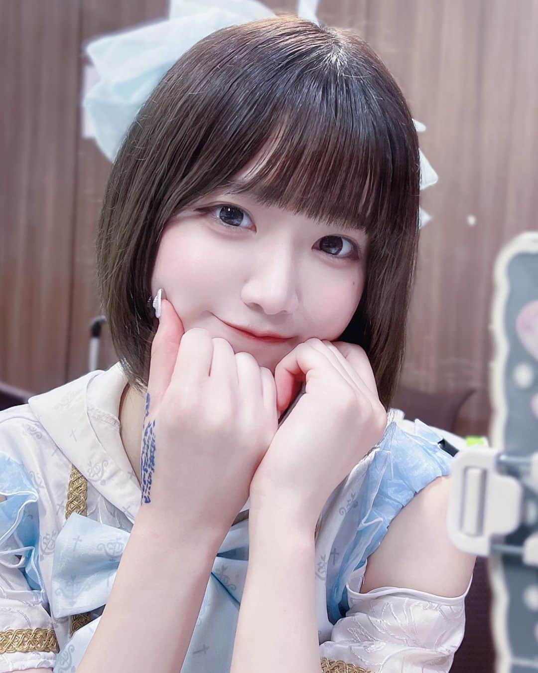 牧乃めいのインスタグラム：「僕の笑顔の理由は全部君だよ  #粉我 #japaneseidol #idol #被写体 #被写体モデル  #被写体になります #ファインダー越しの私の世界 #撮影会 #アイドル  #自撮り界隈 #selfie #lfl #サブカル #likeforlike #いいね返しは絶対 #いいね返し #インナーカラー #model #地下アイドル #水色担当 #ootd #おしゃれさんと繋がりたい #ゴテゴテネイル  #ボブ #ミニボブ #좋아요 #맞팔 #ストリートファッション」