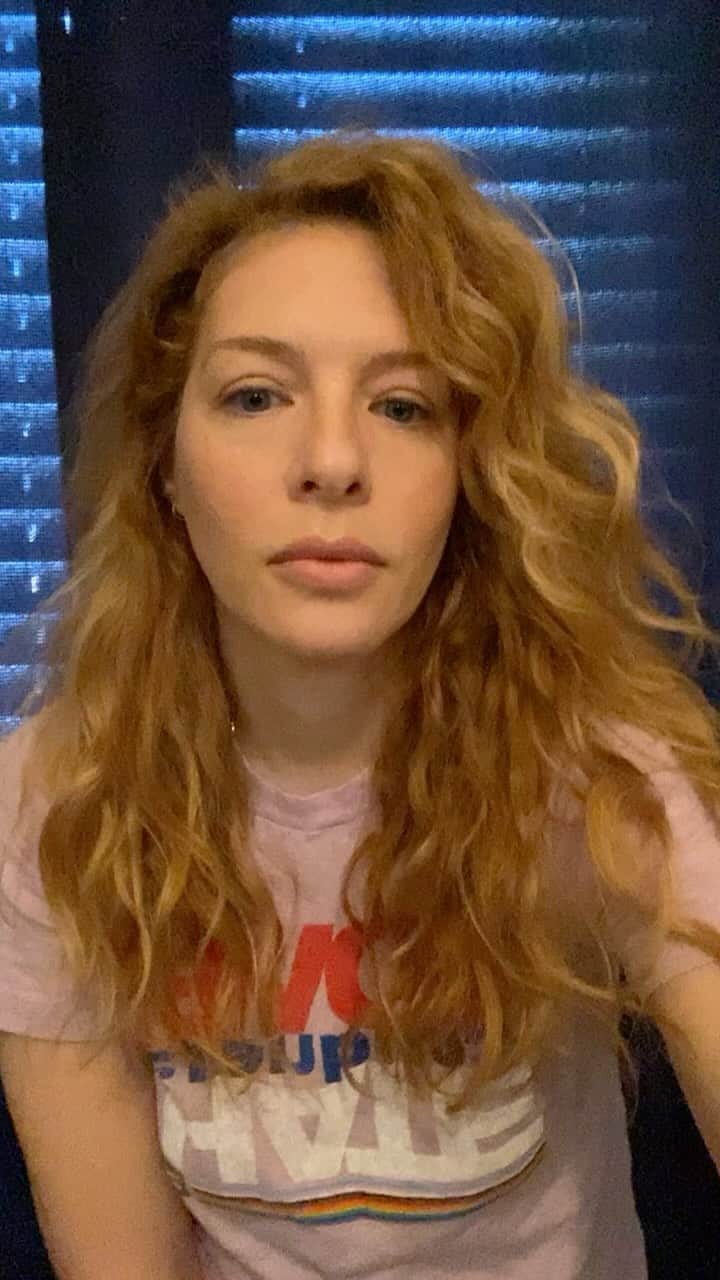 レイチェル・レフィブレのインスタグラム：「Being kind seems like the obvious choice but when we are struggling it can be hard and I find it helpful to remember WHY it’s worth doing.」