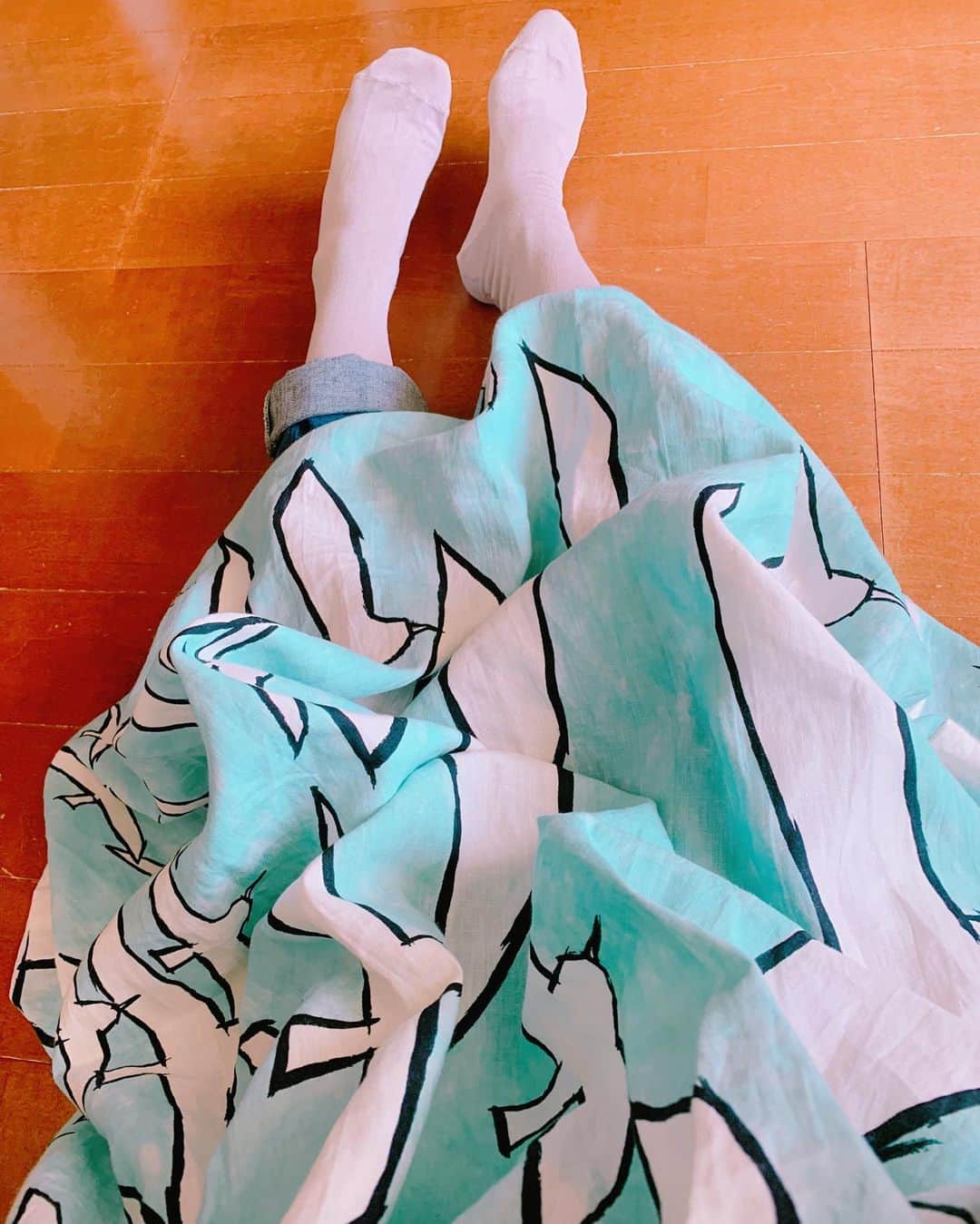 小桜エツ子のインスタグラム：「ワンピース最新作。 最近洋服作りたい熱が高まってる。  #ミナペルホネン」