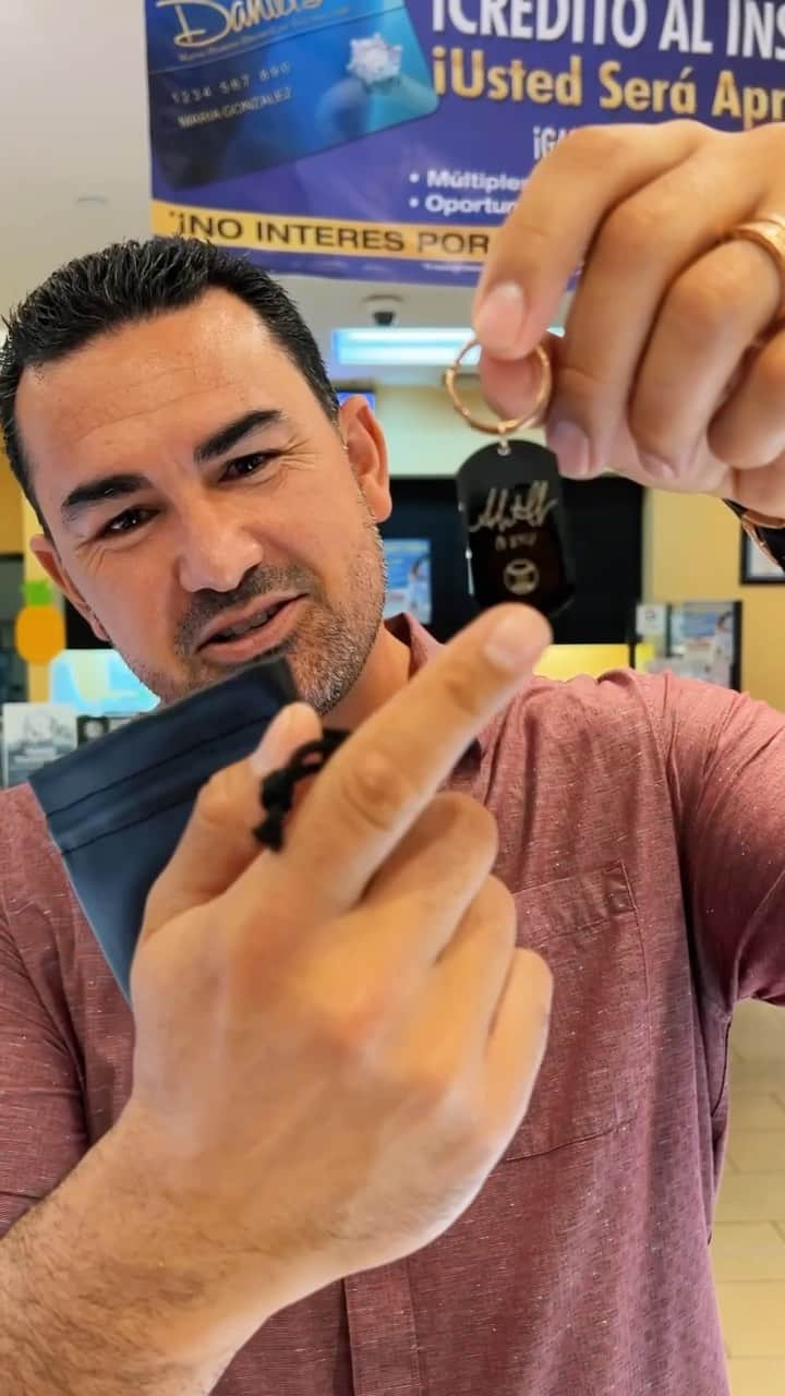 エイドリアン・ゴンザレスのインスタグラム：「Shop Titan by me, Adrian Gonzalez, EXCLUSIVELY at Daniel’s Jewelers! Check out my all-star lineup of faith-inspired jewelry that’s true to my faith and modern style. Made with 10KT gold and real diamonds. Every Titan purchase comes with a free keychain autographed by me and you’ll also get a free pouch! Plus, a portion of the sale is donated to the Dodgers Foundation and the Los Angeles Boys & Girls Club! #DanielsJewelers #TitanCollection」