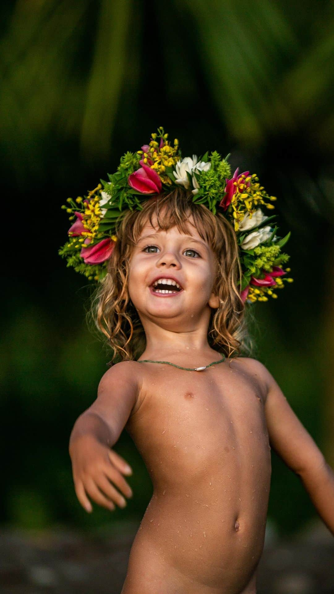 Ricardo Baldinのインスタグラム：「Yeva means life. And she fills mine with hers. Here are some memorable moments we spent together in French Polynesia ♥️  #thankful #littlequeen」