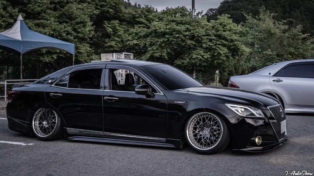 のインスタグラム：「#JAutoShow #SONYFX3 #carphotographer #carmeet #21クラウン #21crown #210クラウン #workemitz #shakotan #vipsedan #vipjapan #vipstyle #sedankings #VIPCAR」