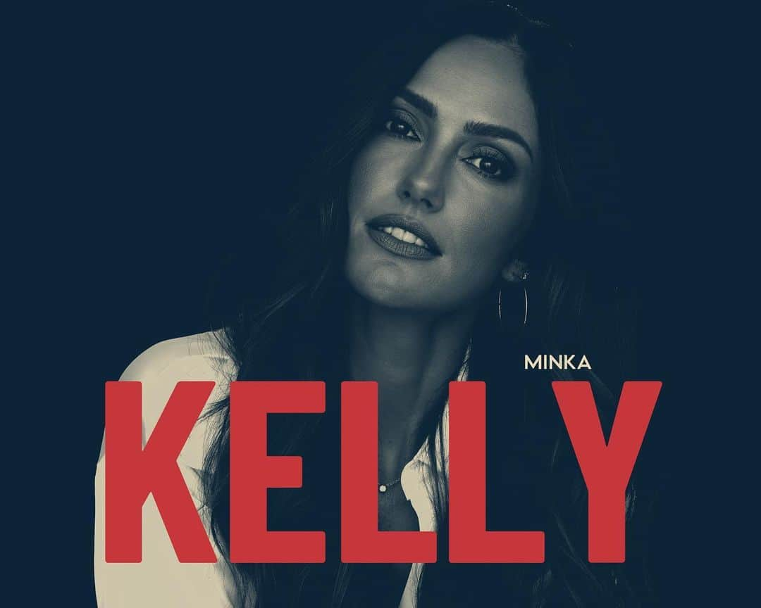 アンナ・ファリスのインスタグラム：「This week's guest will be sure to inspire you… it’s @minkakelly! Link in bio to listen! Minka’s memoir Tell Me Everything is available now!」