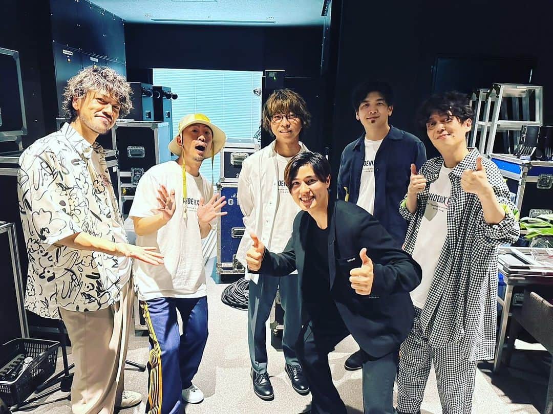 のインスタグラム：「#土屋太鳳 さんのファンクラブイベントで、『#恋だろ』と『#あなたがいる』を演奏させていただきました！ ファンの皆さんがすごく真剣に曲を聴いてくださっていてありがたかったです🙏 太鳳さん、15周年おめでとうございます🎊  写真は影アナを担当された #土屋神葉 さんと。 #尾上松也 さん  #松本若菜 さん #森永悠希 さんともお会い出来たし、バクテンしたくなる程やんごとない一日でした🤸」