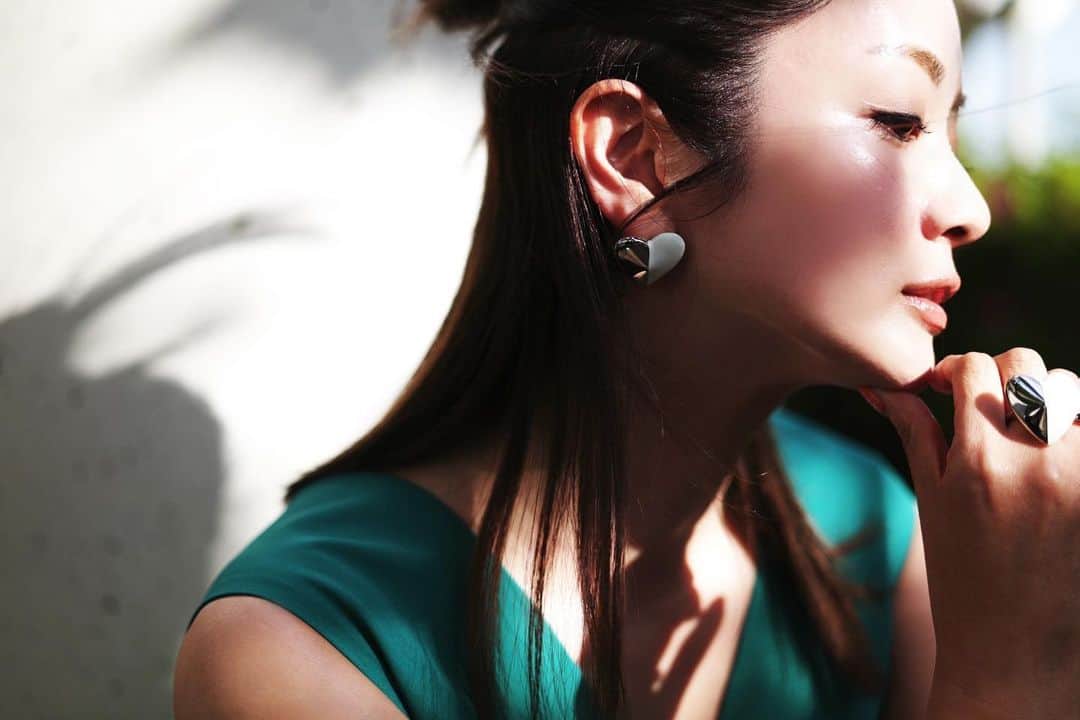 井上晃子さんのインスタグラム写真 - (井上晃子Instagram)「ORIGIN🤍 @aurajewelry_official feat akiki.  pierce/earring,necklace,ring  5/6(sat)20:00-AURAオンラインにて販売startです♡」5月5日 10時17分 - akiki_2015