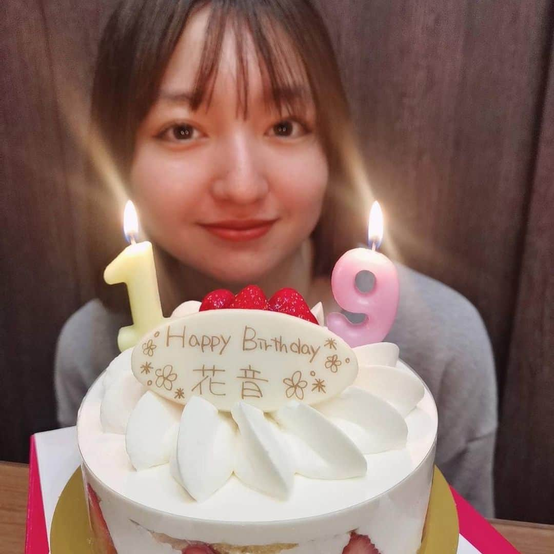 谷花音さんのインスタグラム写真 - (谷花音Instagram)「・ 5月4日で19歳になりました〜！  今年は色々な友達がサプライズでお祝いしてくれて、とっても嬉しかったです🥰🥰  みんなありがとー！！！！！！  #谷花音  #誕生日  #19歳  #ラスト10代」5月5日 10時27分 - t_kanon_ta