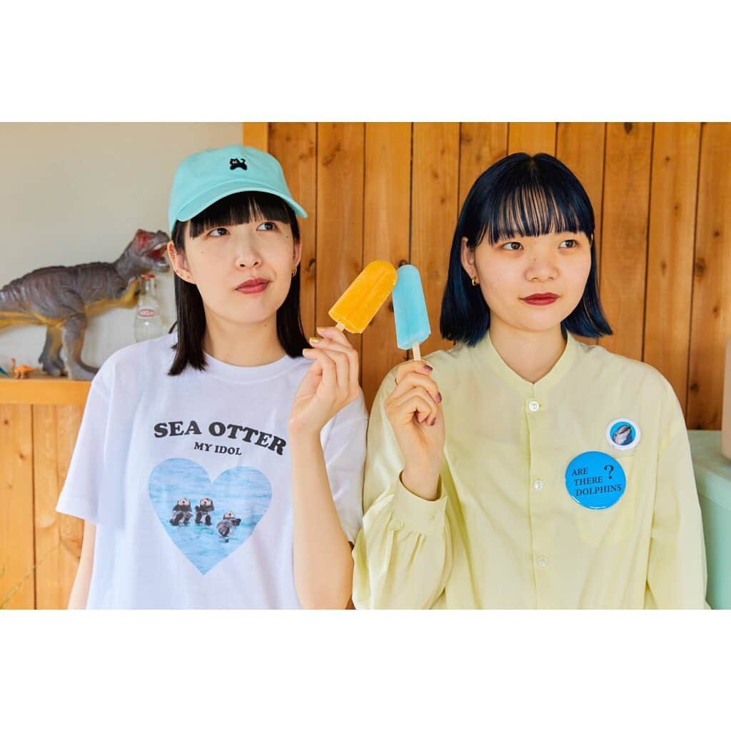 iami_official_instagramのインスタグラム：「. ⁡ ice candy♡  ____________________________________  ⁡ 山口こすもさんに撮っていただいた 春夏のビジュアルが @latelierdusavon__official__  にアップされました ちらっとステゴロウ達も一緒 🦖🦕 (覚えてる人いるのかな？) ⁡ 各ブランドのビジュアルも らしさ満載で最高にかわいいです♡ ⁡ ⁡ こすもさんに撮ってもらえて とってもうれしいっっ ありがとうございます🤲🏻 ⁡ camera: @cosmoyamaguchi ⁡ #iamiinfact #springsummer」