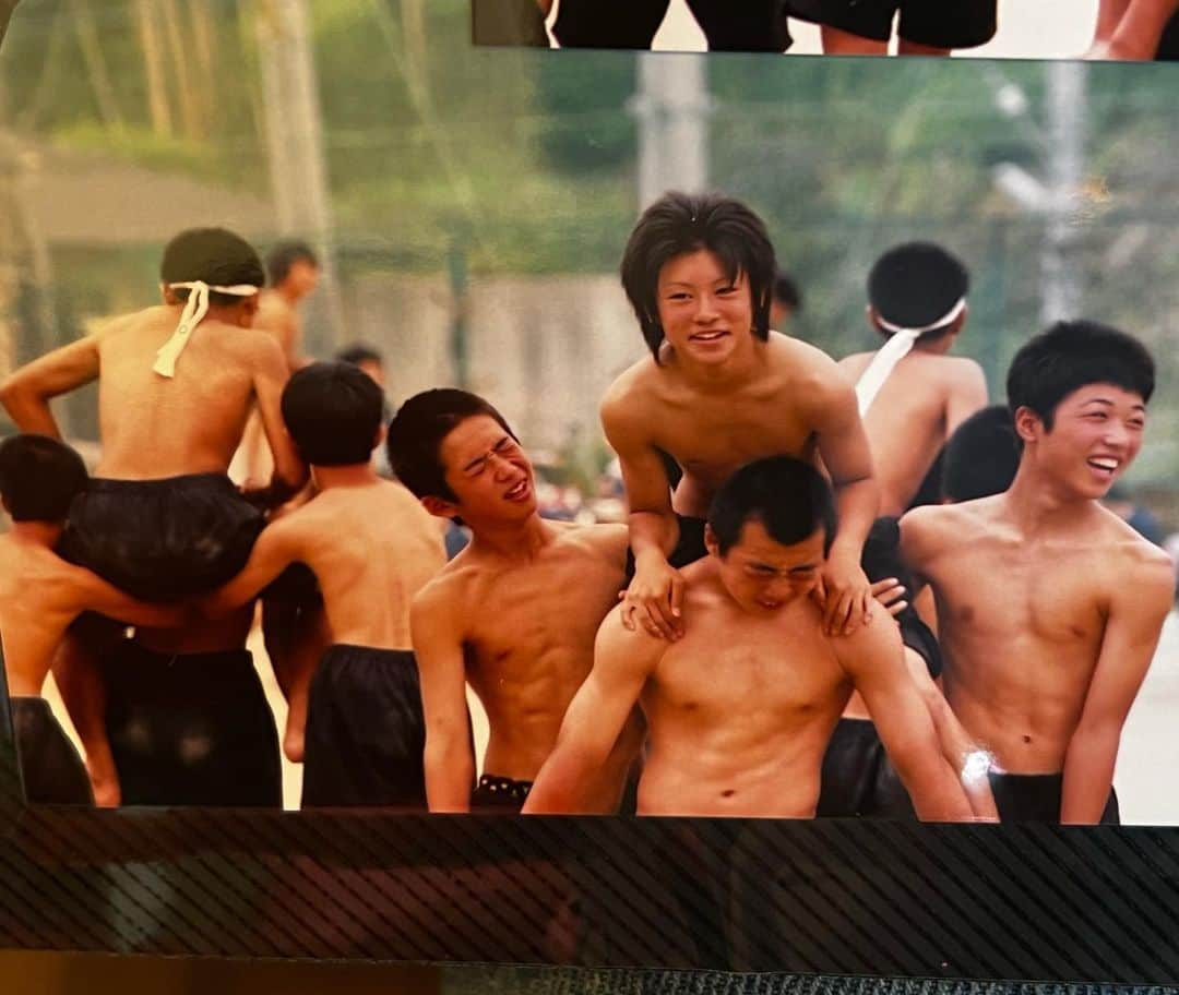 鈴木大二朗のインスタグラム：「中学生の時の体育祭騎馬戦🐎 なんで坊主しかおらんねん🧑🏽‍🦲w」