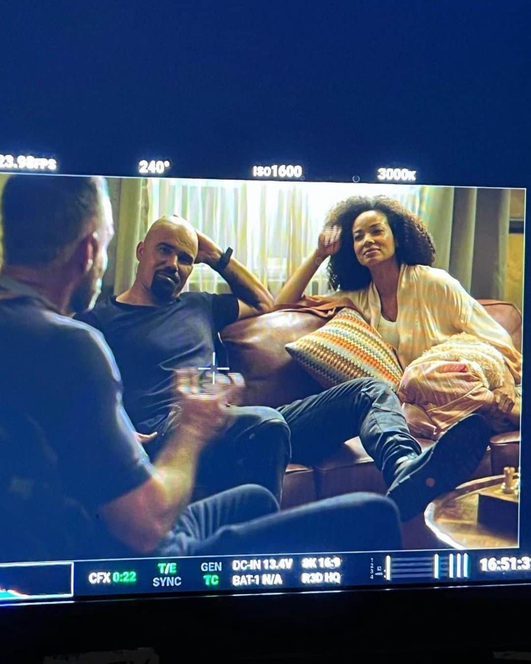ロッチェル・エイツのインスタグラム：「Only 3 episodes left! Tomorrow’s Episode of S.W.A.T was directed by @jayharrington3 with a very special appearance by @tayediggsinsta!  Don’t miss it! ☺️🔥 On CBS at 8pm  @swatcbs @cbstv」