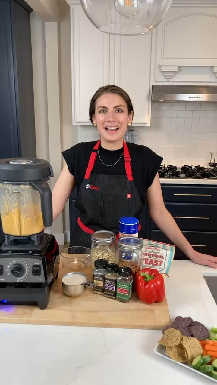 Vitamix Global Headquarters Real foodのインスタグラム：「How do you make memories with Mom? We love keeping things simple at home with what we know best, food!」