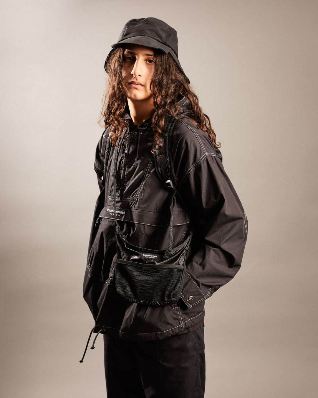 ガーブストアのインスタグラム：「thisisneverthat SS23 Drop 2⁠ ⁠ The second drop of thisisneverthat’s SS23 collection was designed with urban exploration in mind. Accompanying the label’s signature offering of laid-back staples is a range of technical bags constructed from 30D CORDURA® ripstop and fitted with an assortment of utility pockets.」