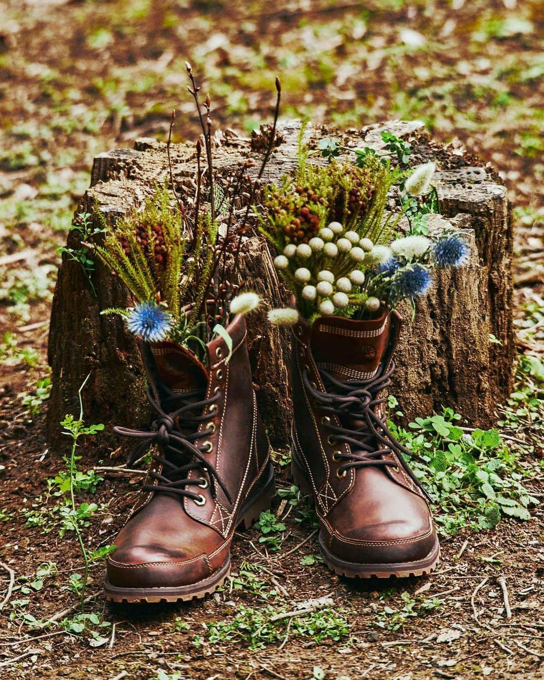 ティンバーランドさんのインスタグラム写真 - (ティンバーランドInstagram)「Meet us outside. 🌳​ ​ The EARTHKEEPERS Originals 6-inch boot is ready for your next adventure.​ ​ #Timberland50 ​ #BuiltForTheBold」5月5日 1時59分 - timberland