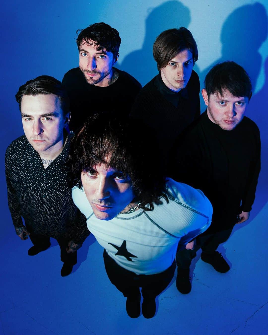 Kerrang!のインスタグラム：「It’s here! Bring Me The Horizon release massive new emo-pop anthem, LosT – listen now at the link in bio 💙🔥」