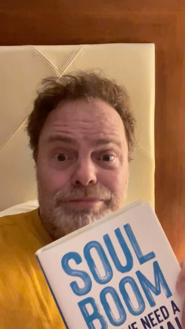 レイン・ウィルソンのインスタグラム：「Thank you!!!!!!!!! #5 NYTIMES!!!!!!!!!! Please review the book where you purchased and let’s keep the movement pushing forward!!!!!!!!」
