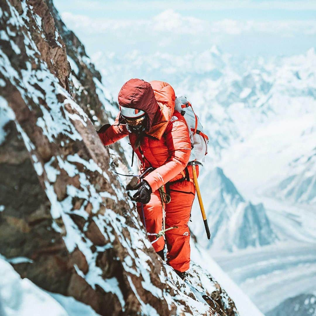 ジミー・チンさんのインスタグラム写真 - (ジミー・チンInstagram)「Proud to support the women on @thenorthface Global Athlete Team who have always pushed the boundaries of human potential and achieved incredible feats in the world’s most challenging environments. Now The North Face is finally releasing the first Himalayan Suit designed specifically for women.    Working closely with The North Face athlete team, TNF designers developed a suit where women athletes can feel protected and expedition-ready in the harshest conditions. The suit has been redesigned for freedom of movement and built to women’s specific torso and inseam lengths.  Can’t wait to see it in action!   Check out more at TheNorthFace.com.    #NeverStopExploring #AthleteTestedExpeditionProven  Climbing photo credit goes to: @pemba_sharwa  Athlete: @dawayangzum」5月5日 2時40分 - jimmychin