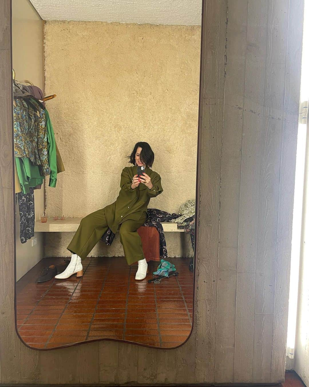 レイチェルコーミーさんのインスタグラム写真 - (レイチェルコーミーInstagram)「Dressing Room Chronicles with @alexauder @itsparkerposey #gabyhoffmann @cindysherman Thank you to everyone who came out!」5月5日 2時49分 - rachelcomey