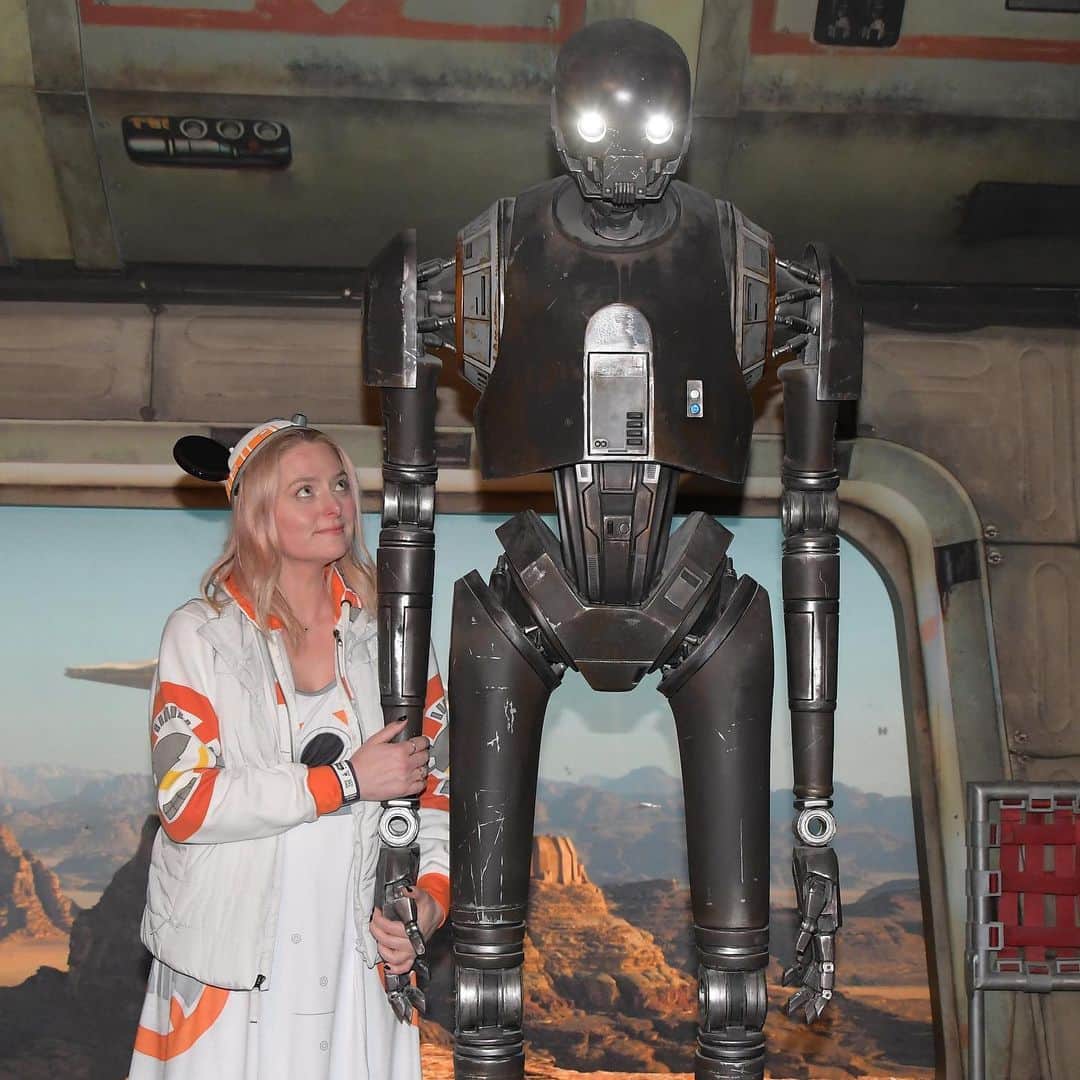 ローレン・アッシュさんのインスタグラム写真 - (ローレン・アッシュInstagram)「May the 4th be with you…」5月5日 3時31分 - laurenelizabethash