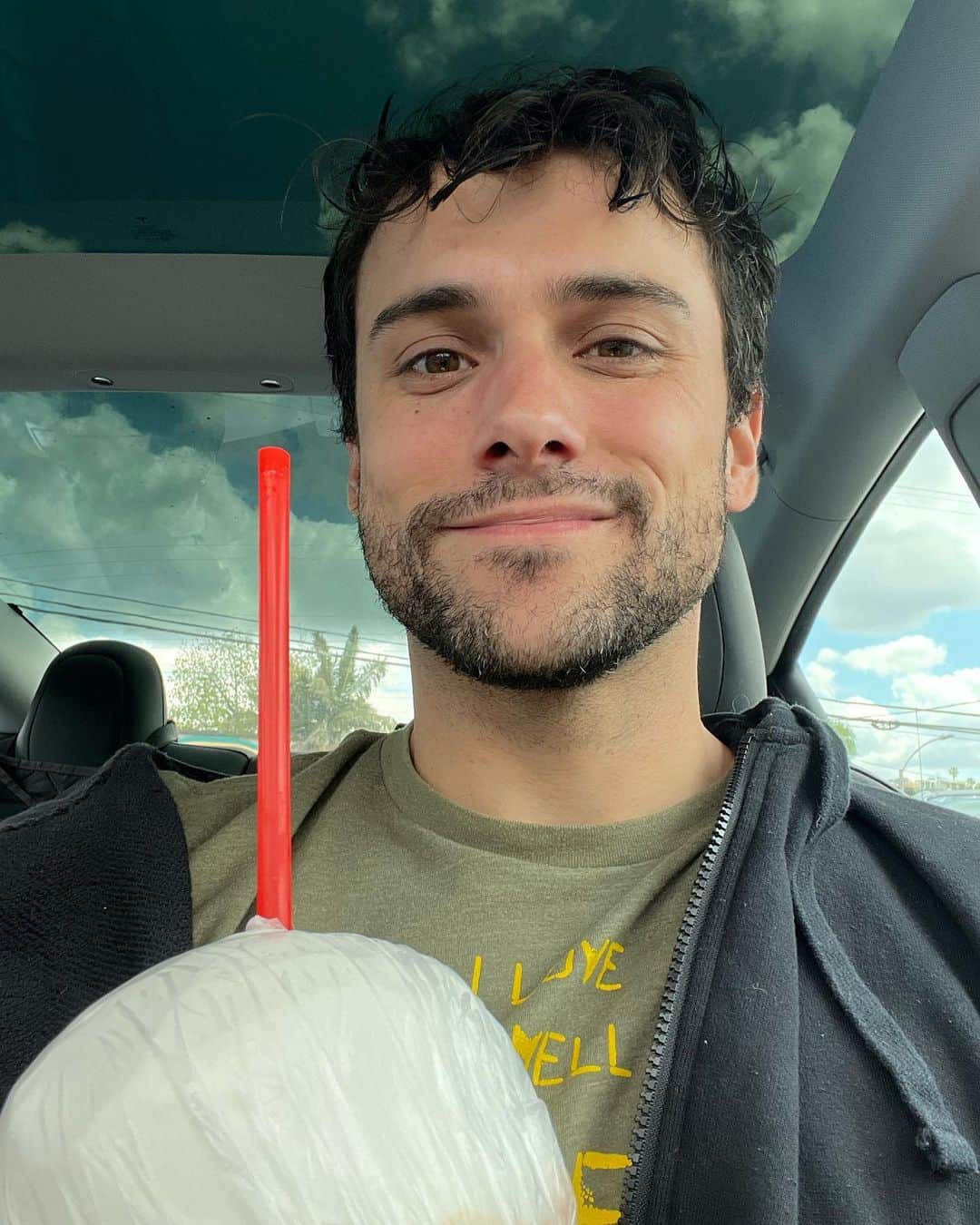 ジャック・ファライーのインスタグラム：「Me and this coconut are encouraging my fellow members of @sagaftra to use their voice online to support the @wgawest @wgaeast #wgastrong」