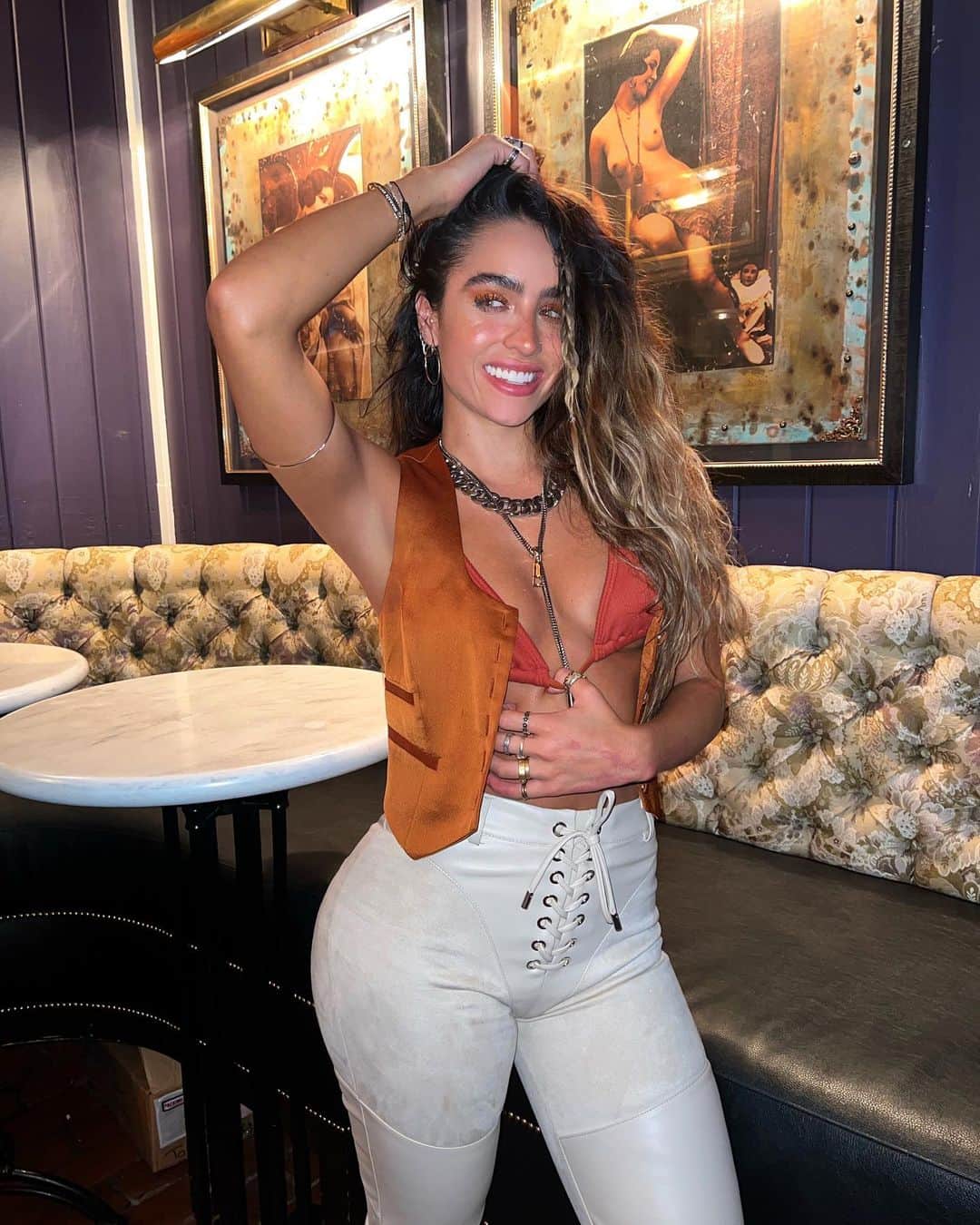 Sommer Rayさんのインスタグラム写真 - (Sommer RayInstagram)「i feel like i’m in college on this college tour.. last stop tonight- indiana!! @kilroys_sports」5月5日 4時09分 - sommerray