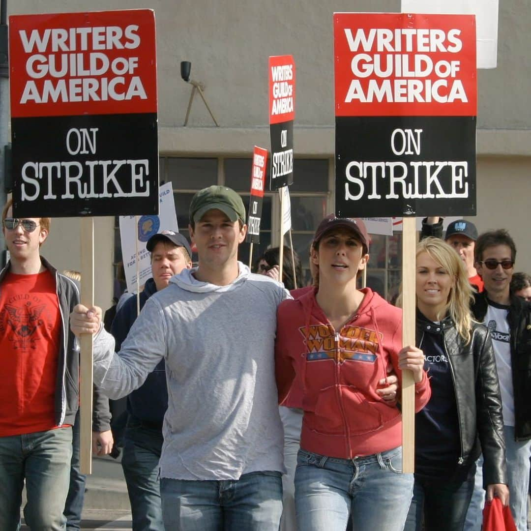 スコット・ウェインガーのインスタグラム：「Fifteen years later, our union is strong.  #wgastrong #wgastrike」