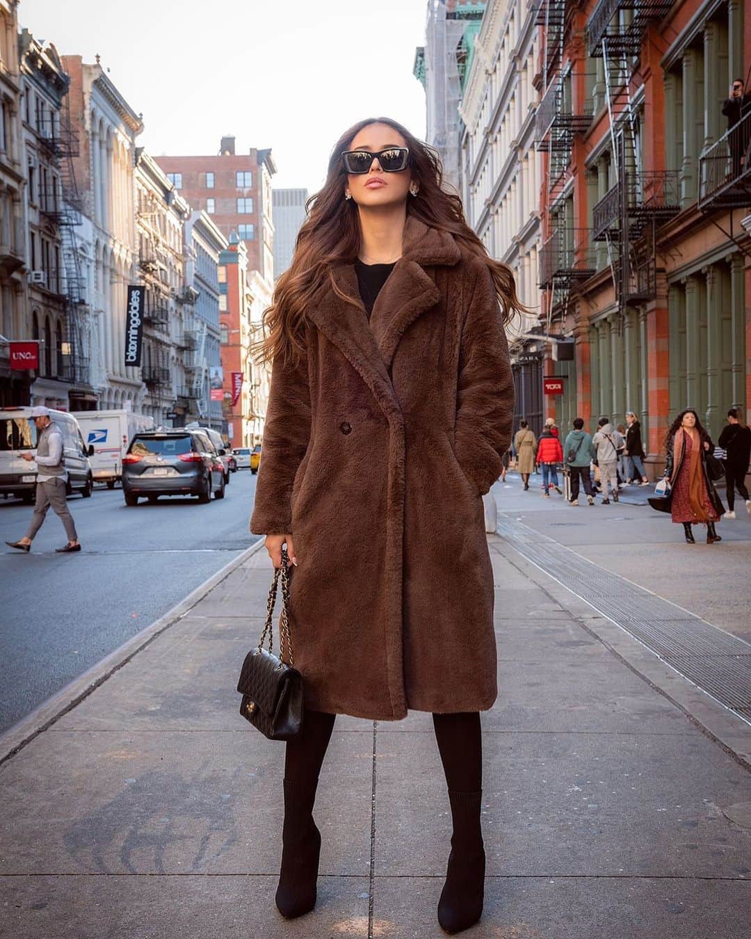 ヤネット・ガルシアのインスタグラム：「Love is unconditional, relationships are conditional ❤️‍🔥」