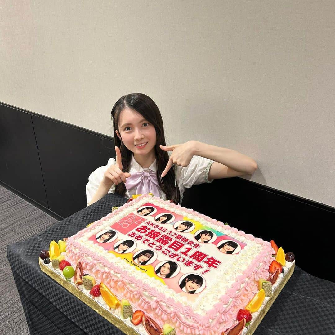 水島美結さんのインスタグラム写真 - (水島美結Instagram)「💚🤍💚  17期研究生としてAKB48に加入して １年になりました🎉  ２年目も全力で頑張ります！  これからも応援よろしくお願いします🫶  #akb #akb48 #17期研究生 #アイドル #ケーキ」5月5日 5時16分 - 17_miyuu_1112