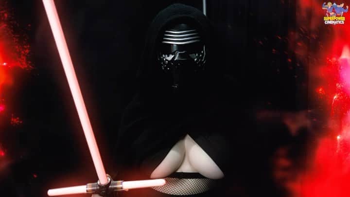 アンナ・フェイスのインスタグラム：「#maythe4thbewithyou Sick video by @superpowercinematics!! Their full megacon video will be out soon! #kyloren#starwars#megacon」